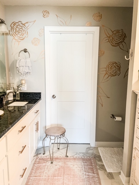 Black white and gold master bathroom decor