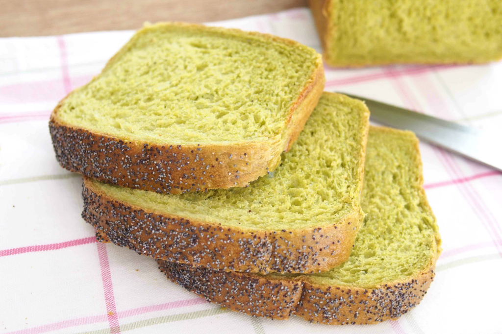 SPINACH BREAD BAKE WITH PAWS