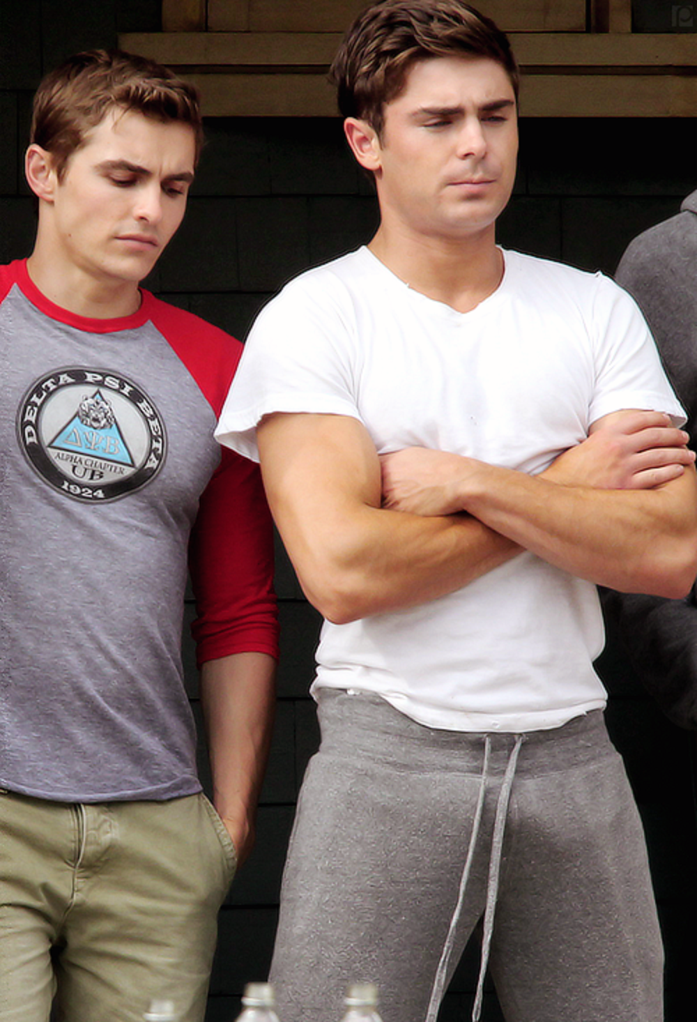 Dave Franco looks too at Zac Efron's muscle ass! 