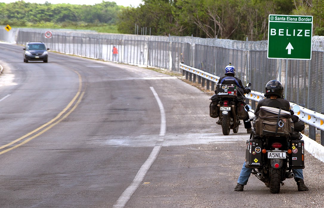 EarthRoamers Crossing the border from Mexico into Belize