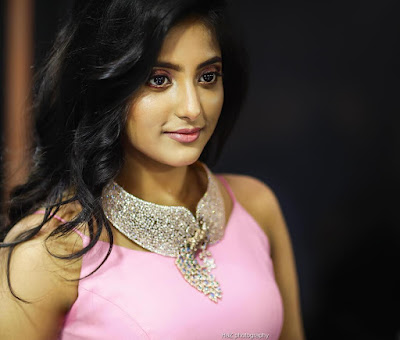 Ulka Gupta (Indian Actress) Biography, Wiki, Age, Height, Family, Career, Awards, and Many More