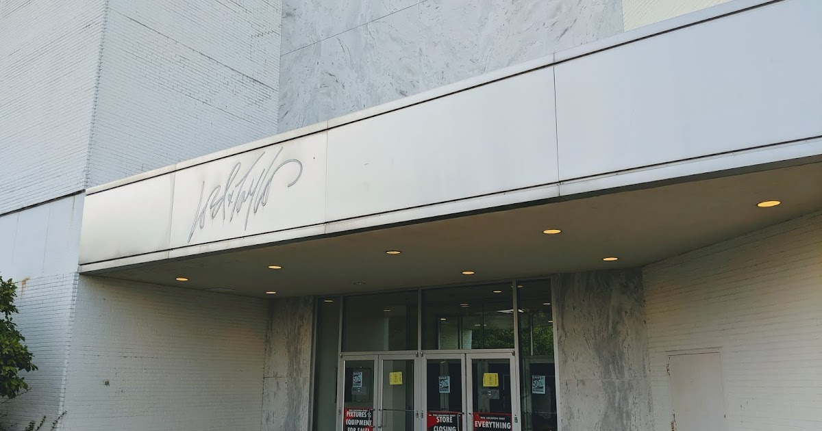 Sam Eig Last week of Lord & Taylor, closing at Lakeforest Mall in