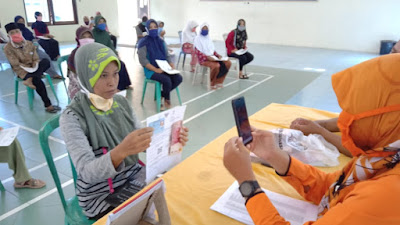 Kemensos Salurkan Bantuan Sosial Tunai Melalui Kantor Pos