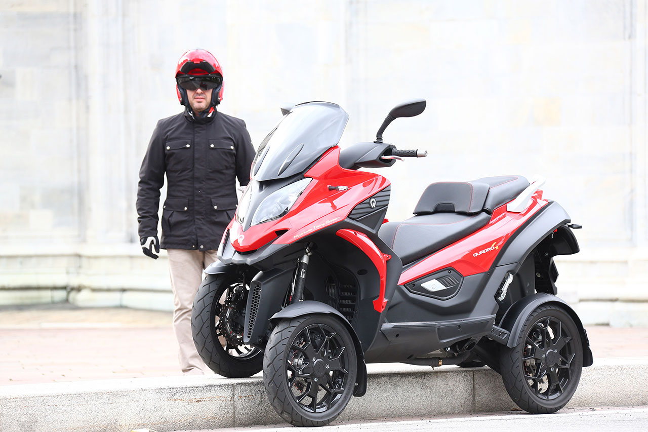 Quadro 4 - The world's only 4 wheel Scooter