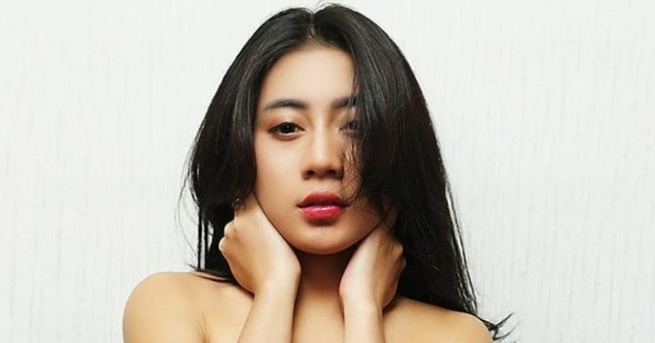 10 Galeri Foto Toples YohanaSunshine Hot Nude | PHOTOSHOOT MODEL