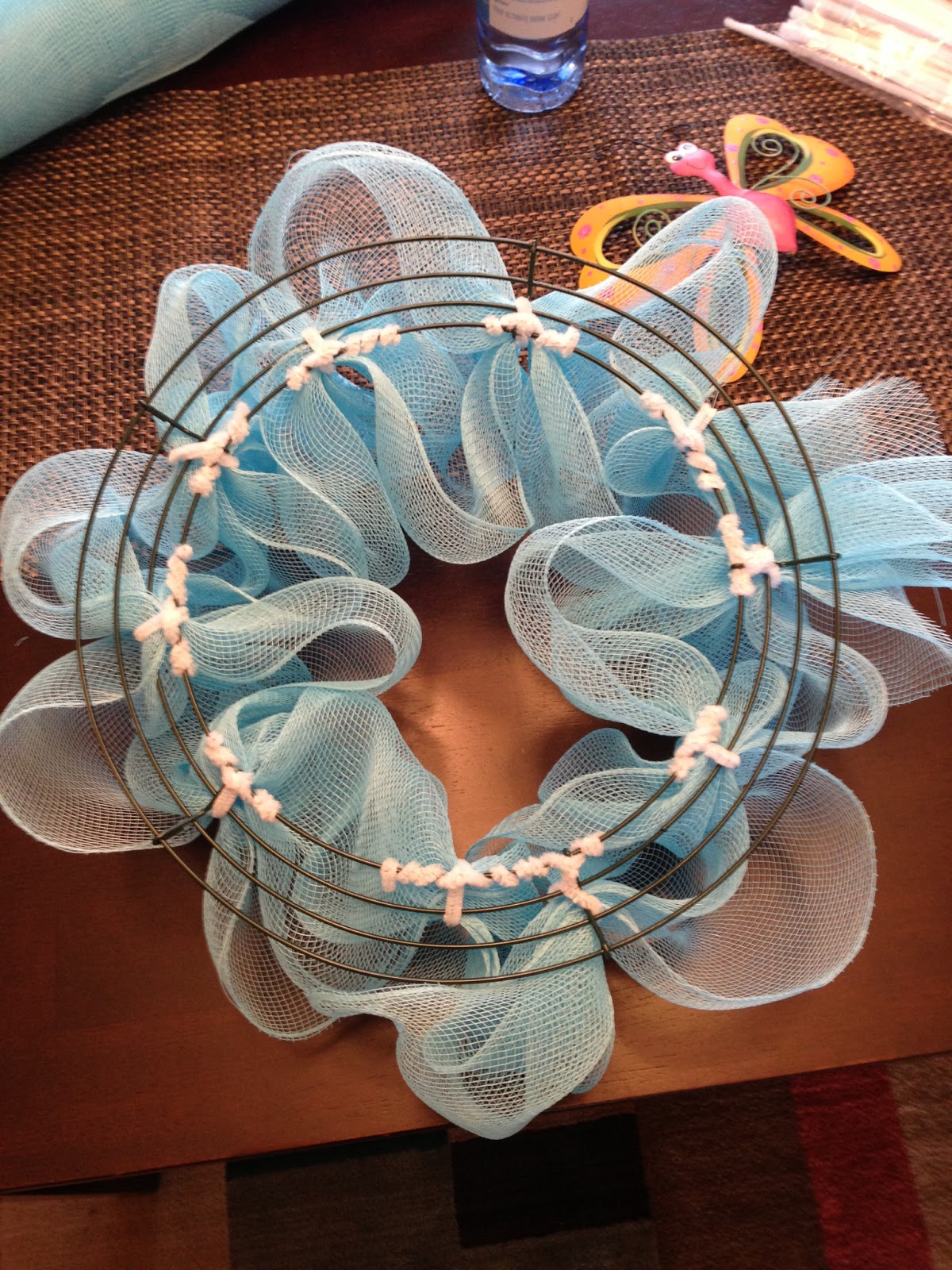 Tawny's Tid Bits: ~ Mesh Wreath Tutorial