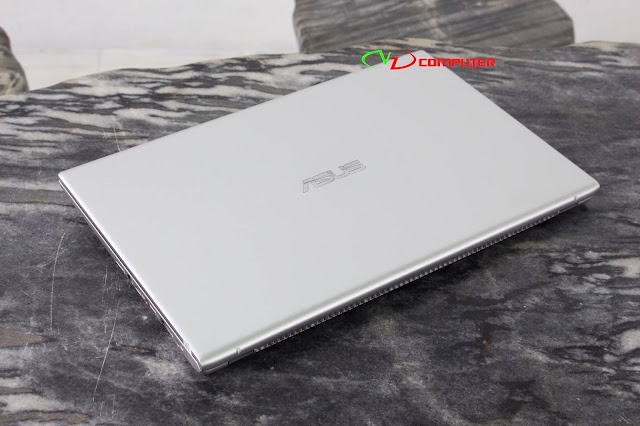 Asus A512