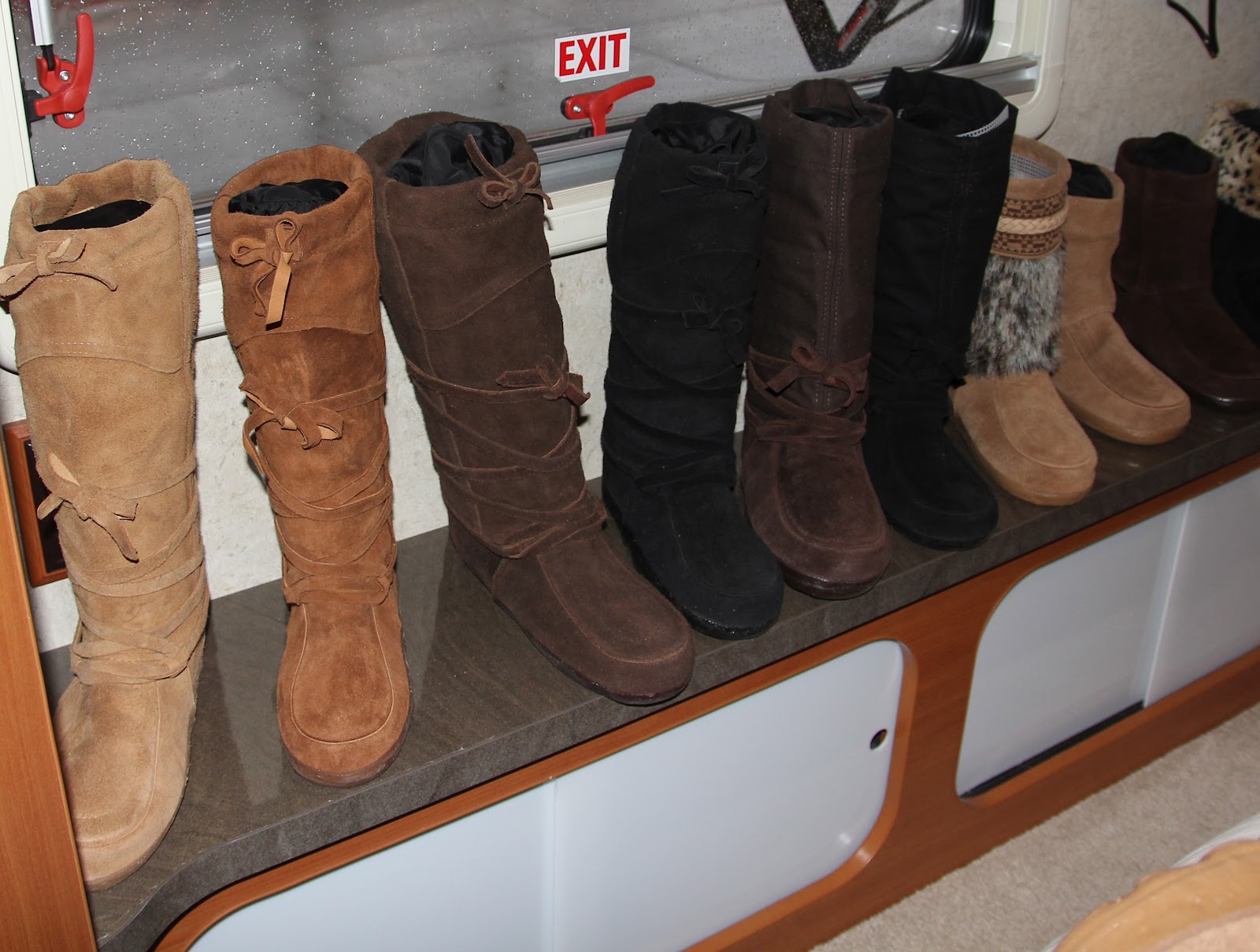 STEGER MUKLUKS WARM WINTER BOOTS