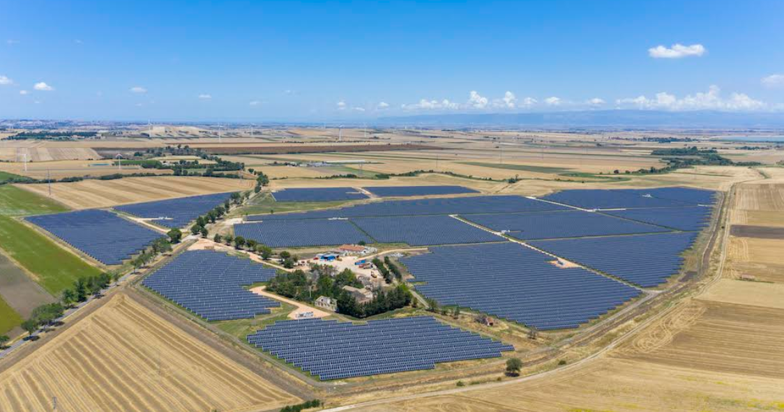 Il più grande parco fotovoltaico italiano è collegato alla rete