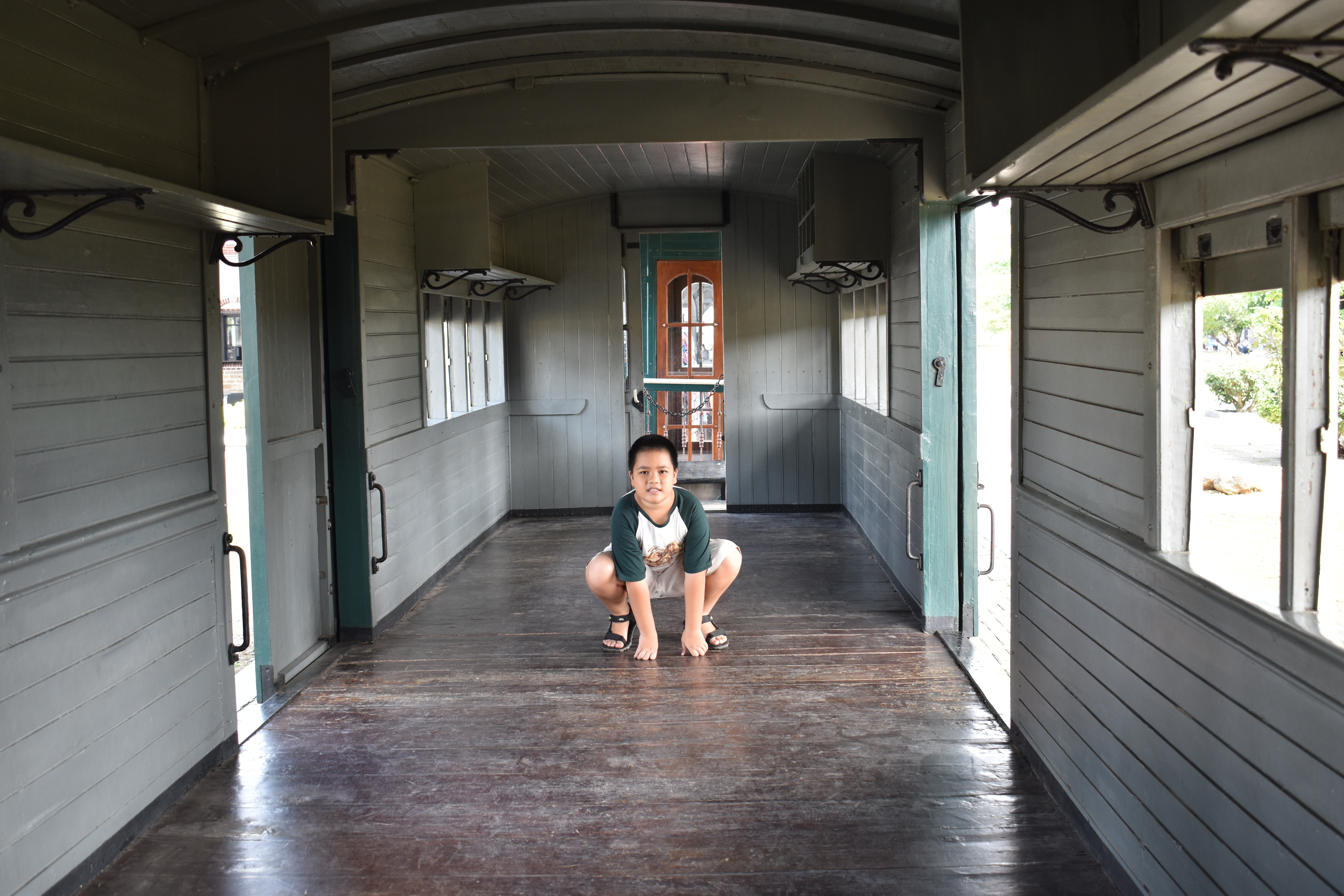 naik kereta wisata sejarah di museum kereta api ambarawa indonesia diesel uap traveling nurul sufitri mom lifestyle blogger