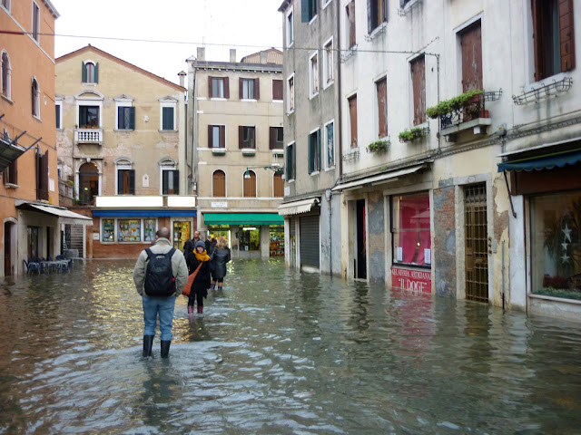 acqua alta a venezia