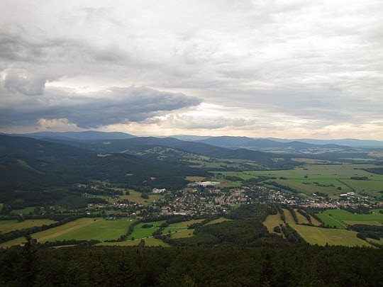 Miasto Zlaté Hory (niem. Zuckmantel, pol. Złote Góry).