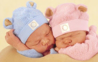 Bebés de azul y rosa