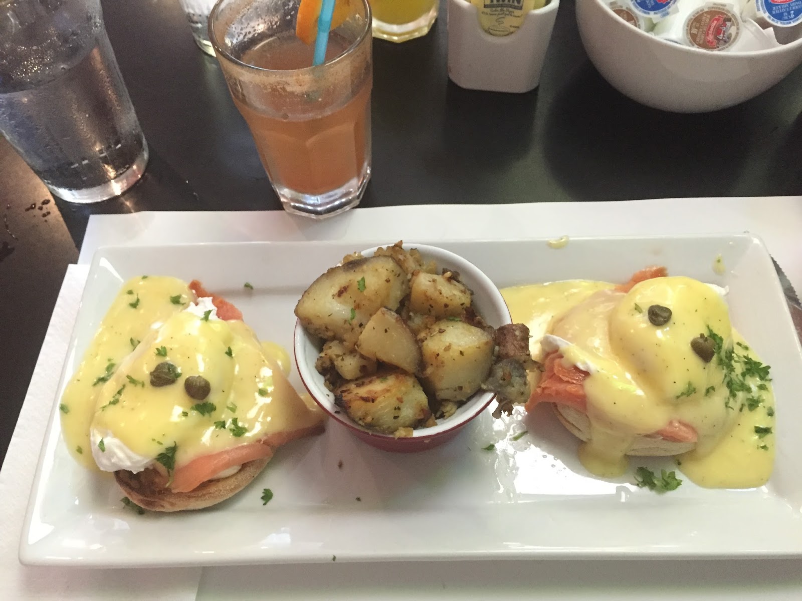 Montreal egg benedict 몬트리올 에그베네딕트 [L'avenue] Arari's