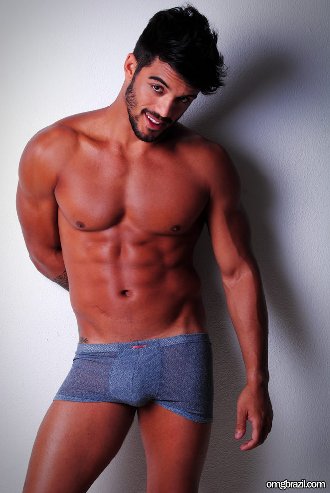 Ex-BBB André Coelho pelado (6)