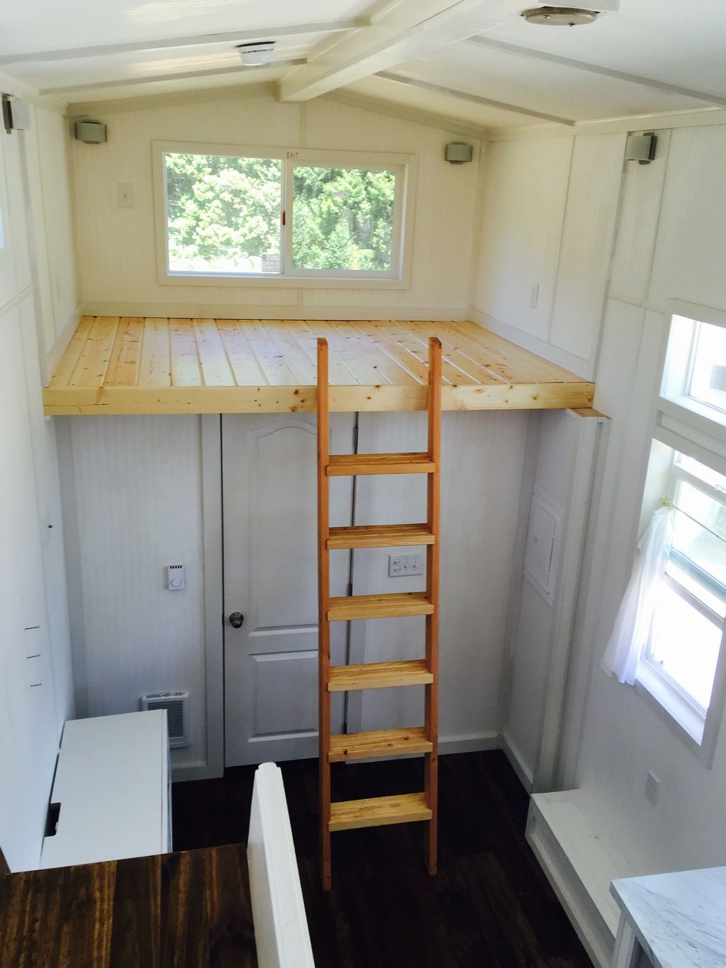 TINY HOUSE TOWN Bellingham Tiny House (370 Sq Ft)