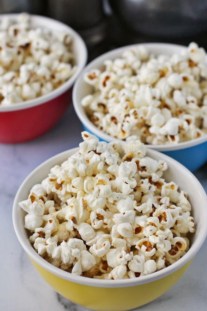 How to Make Stovetop Popcorn In Pot With Olive Oil - Go Eat Green