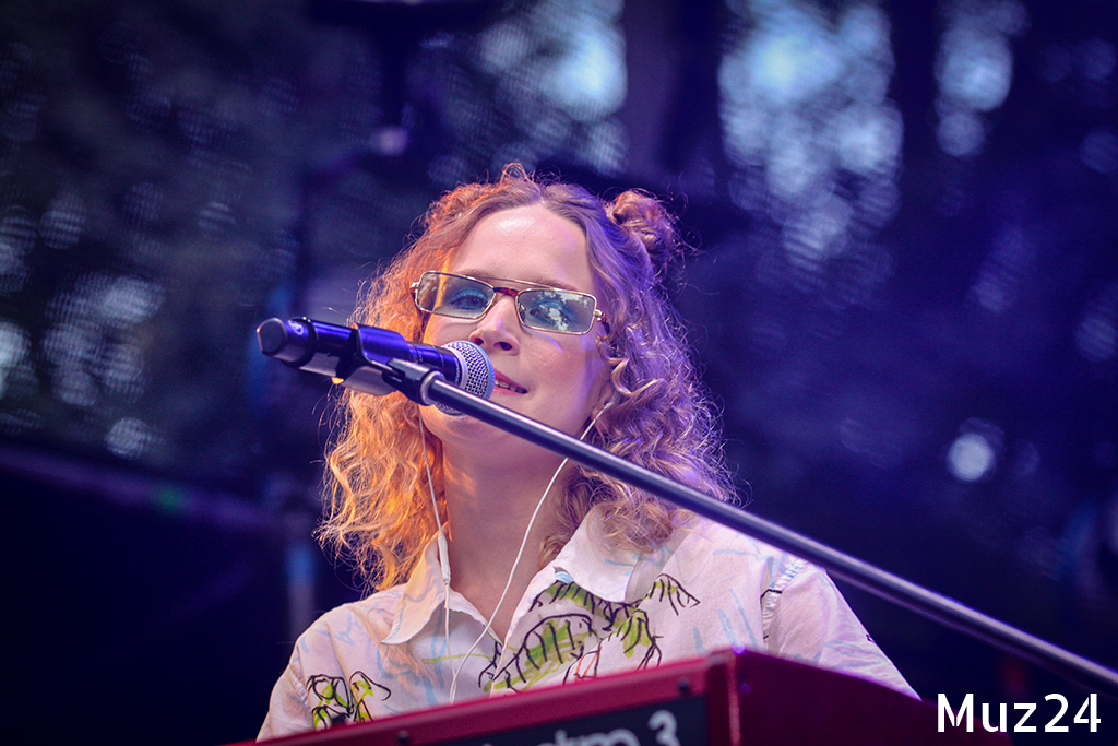 певица елизавета гырдымова. елизавета гордымова монеточка. монеточка певица. Elizaveta певица. популярные песни монеточки.