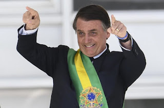  foto presidente jair messias bolsonaro, foto bolsonaro 2020 ,foto presidente do brasil  sorrindo