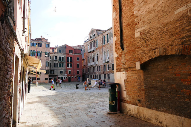 da stazione treni santa lucia a piazza san marco a piedi