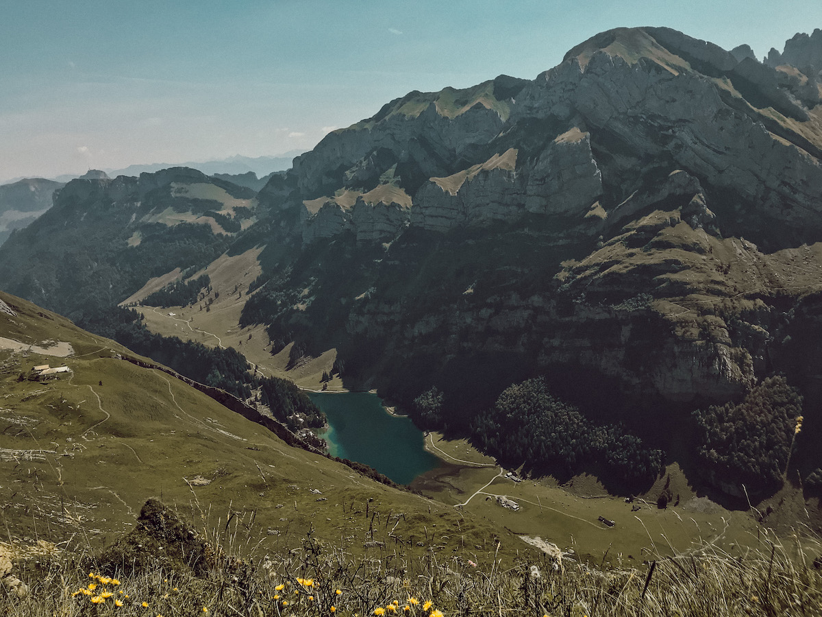 Alpstein Appenzeller Land schönste Wanderung Schweiz Höhenbergweg Äscher Wildkirchli Schäfler Grat Mesmer Seealpsee Aescher