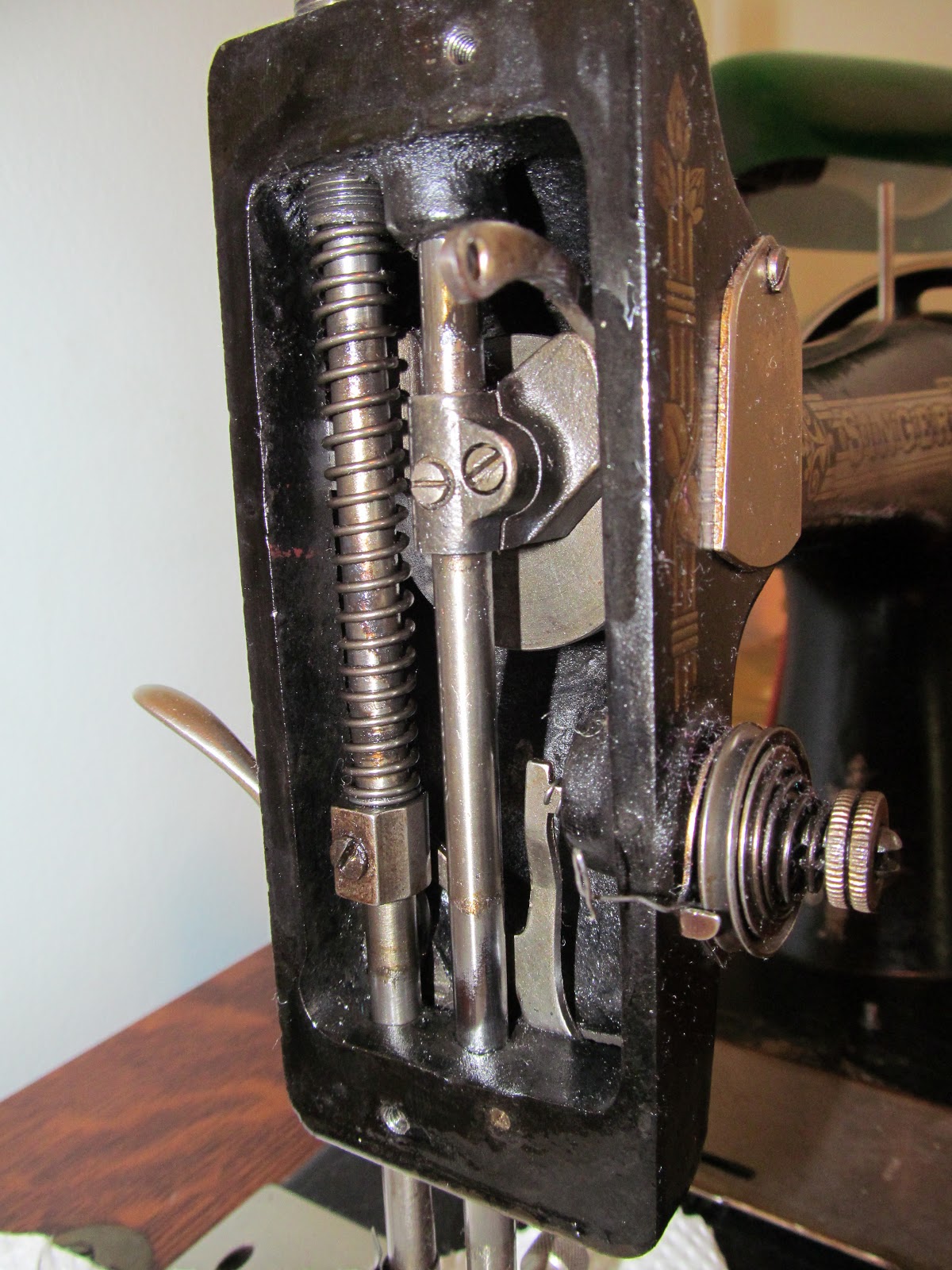 Trampled by Geese How to clean a Vintage Singer Sewing Machine, Singer 127