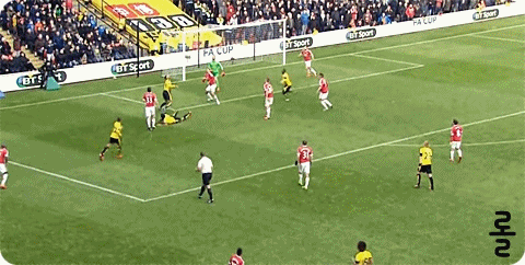 데 헤아: St!.gif | 인스티즈