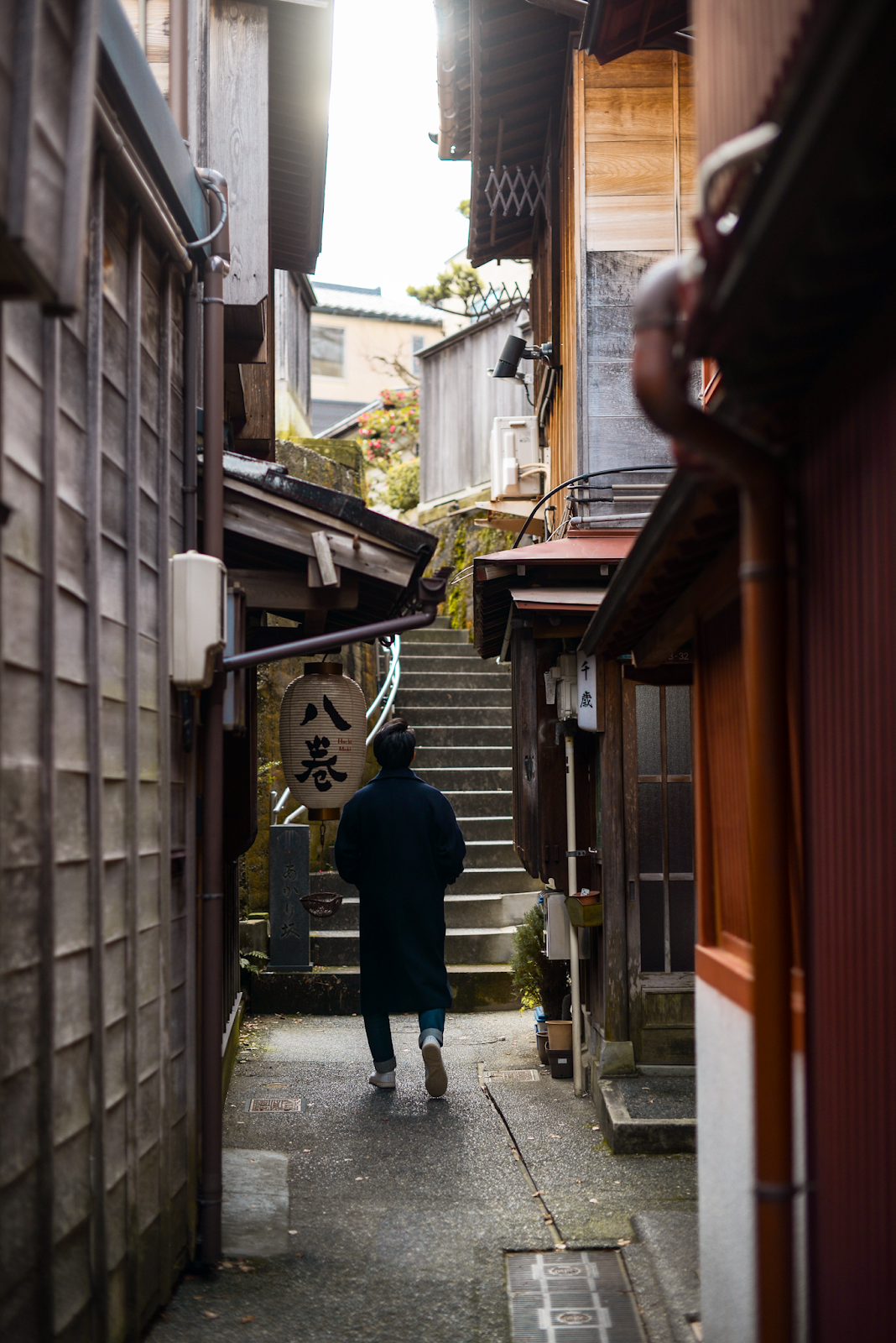 Streets of Kanazawa, Kanazawa trip from Tokyo, must-visit cities in Japan, Nishi Chaya District, photogenic and charming towns in Japan - FOREVERVANNY