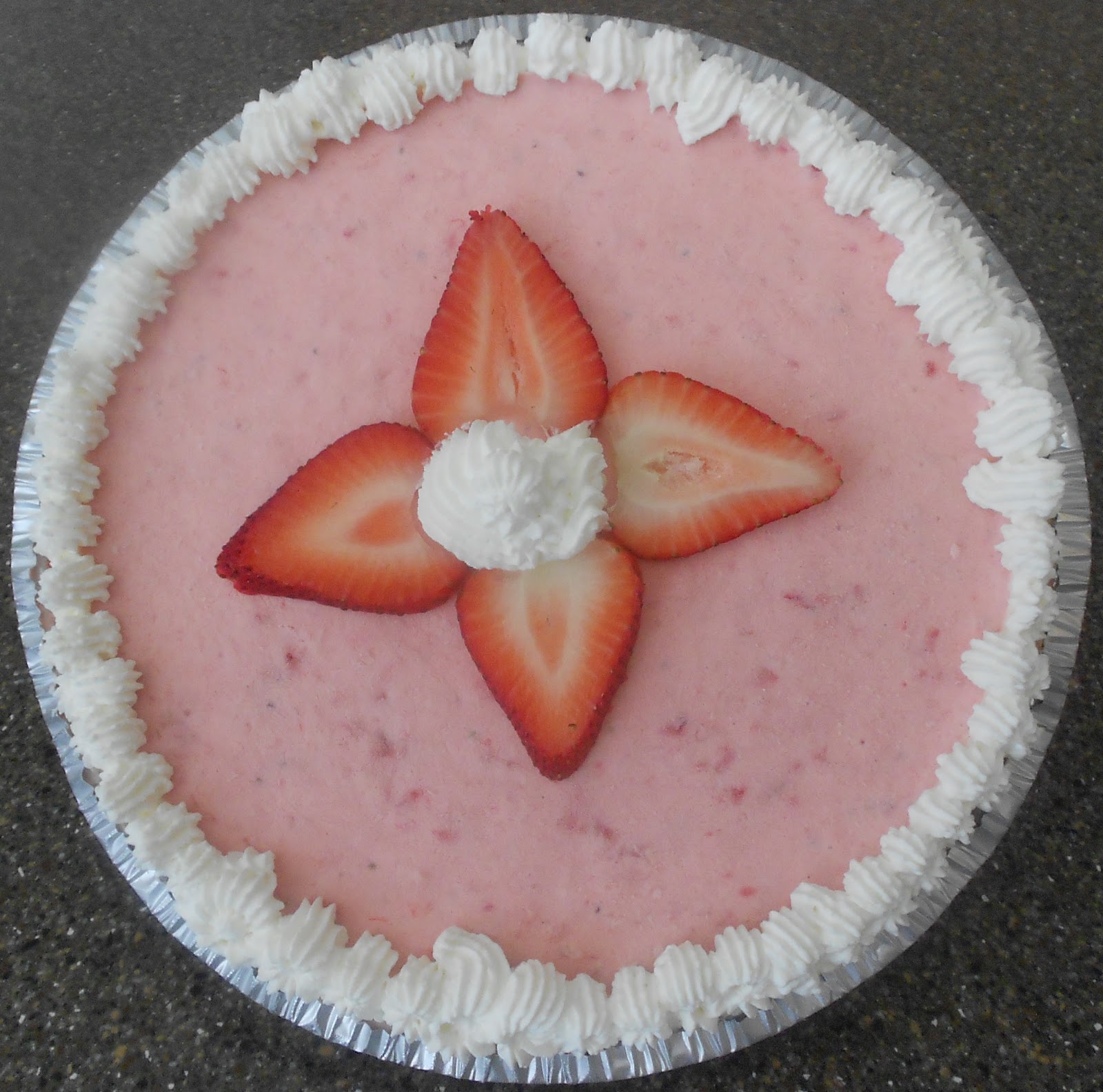 Baking Banquet FROSTY STRAWBERRY DAIQUIRI PIE (non alcoholic) with