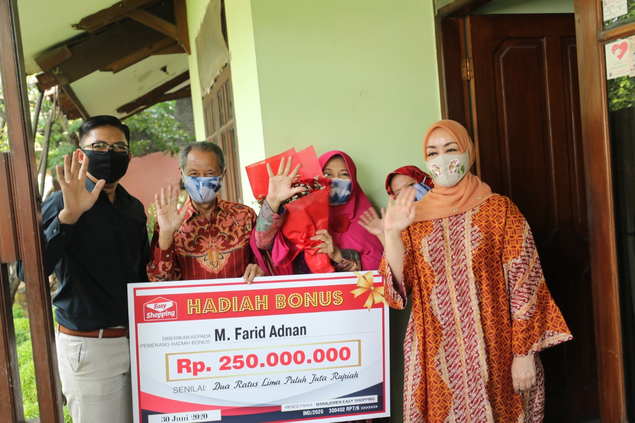 Bagikan Hadiah 250 Dan 30 Juta Rupiah Easy Shopping Datangi Pemenang Di bagikan-hadiah-250-dan-30-juta-rupiah-easy-shopping-datangi-pemenang-di