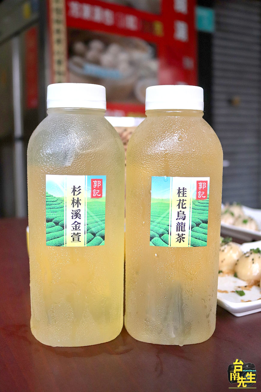 台南湯包生煎包／鎖住湯汁一咬就爆漿／皮薄Q彈餡料鮮美／獨家配方自製餡料／用料實在CP值高／連外國人都愛吃／忠實顧客連續吃一週都吃不膩