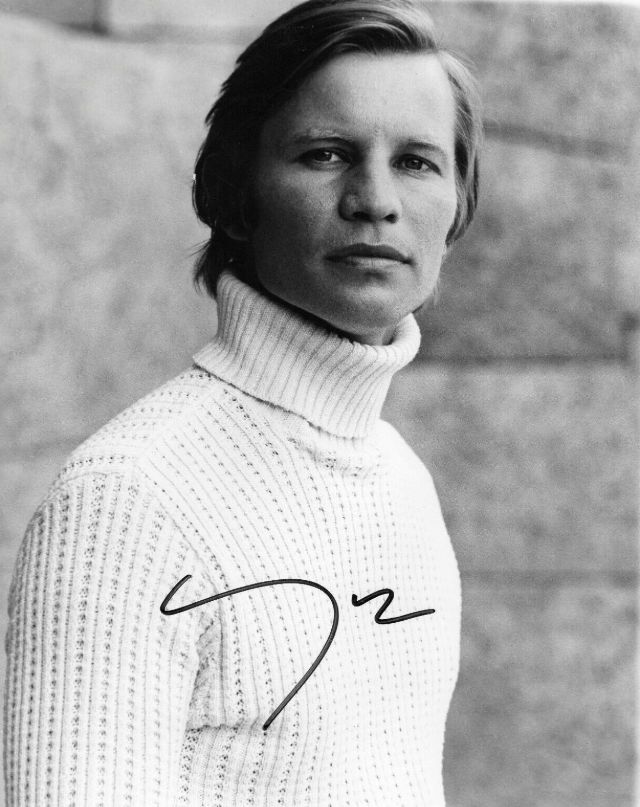 Portrait Photos of Michael York in the 1960s and ’70s ~ Vintage Everyday