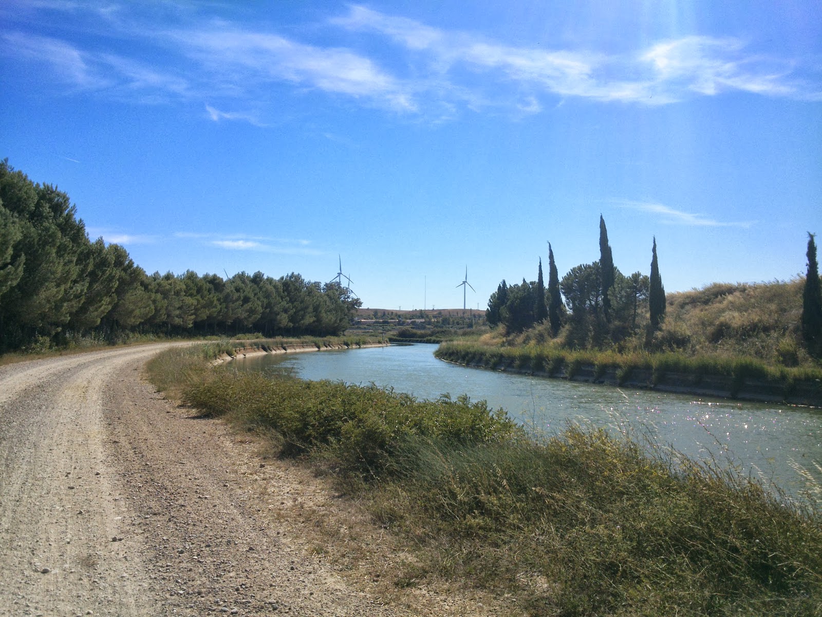 Dos pedales Mil historias Descenso Canal Imperial de Aragón