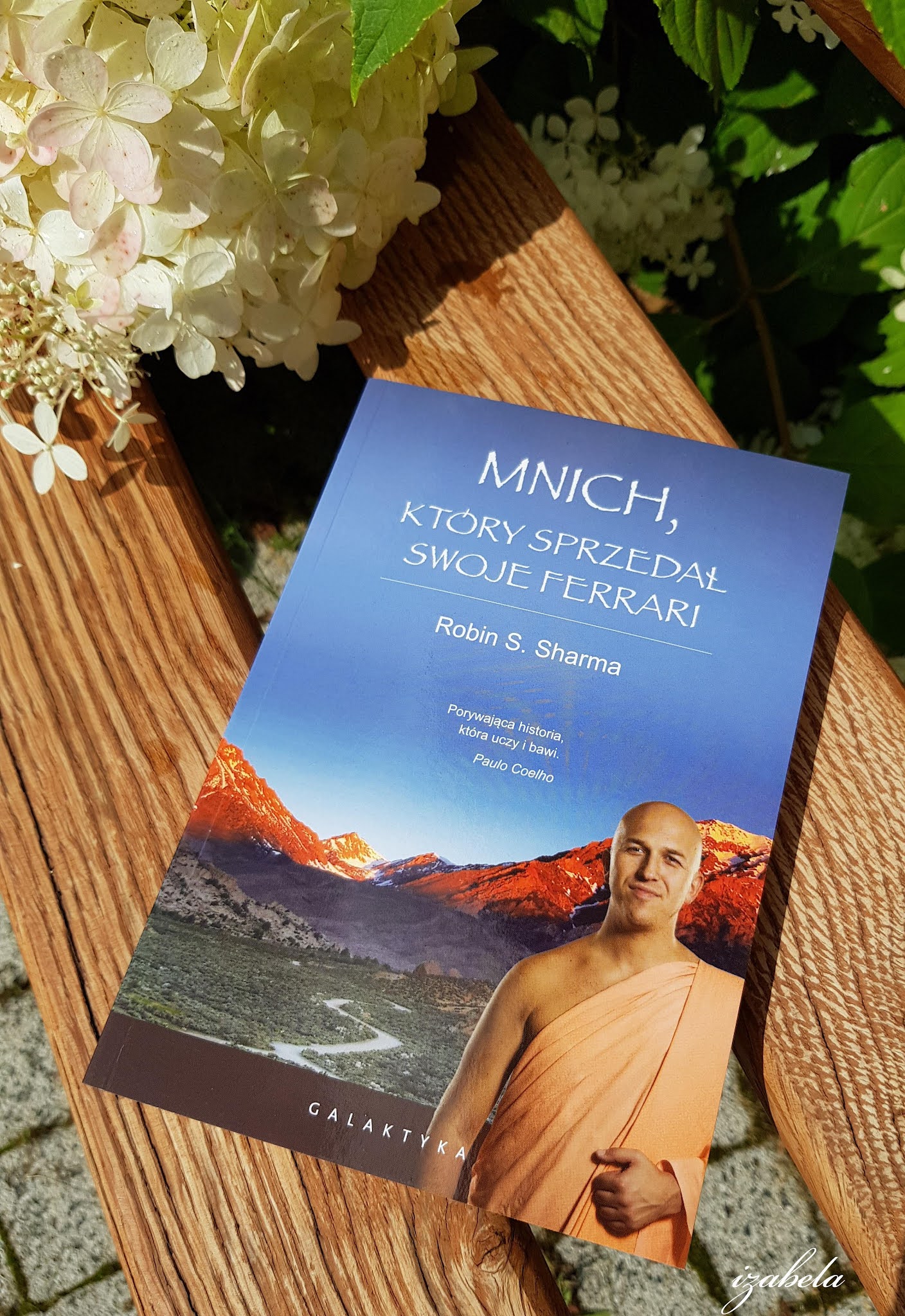 Książka mindfulness Mnich, który sprzedał swoje ferrari