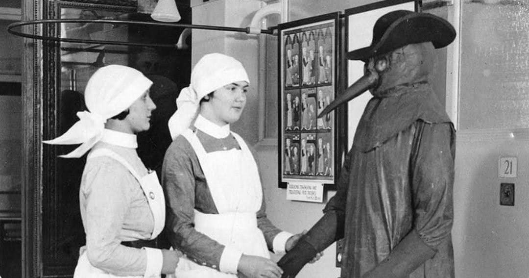 Diagnostico X Traje Medico en la Peste Negra