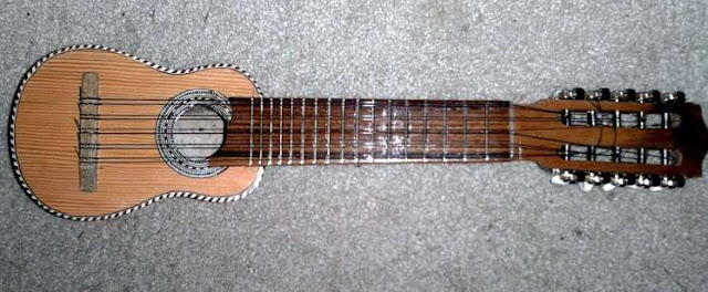 Música andina: El charango