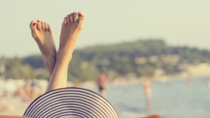 Πρησμένα πόδια λόγω ζέστης: Πώς να τα ανακουφίσετε