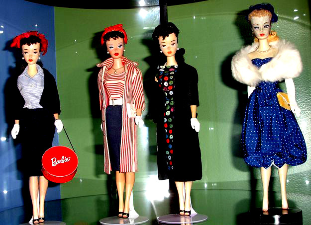 RETRO KIMMER&rsquo;S BLOG: THE BARBIE DOLL PREMIERES MARCH 9 1959