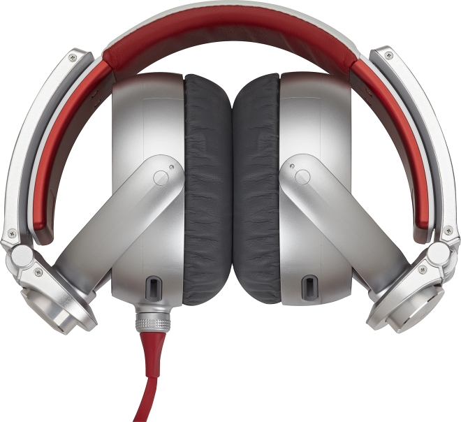 SIMON COWELL TEAMS UP WITH SONY TO CREATE X HEADPHONES FOR THE TRUE