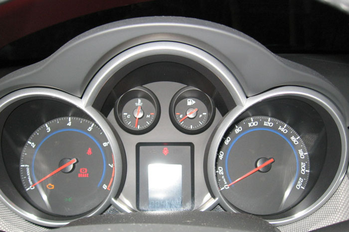 Chevrolet cruze спидометр