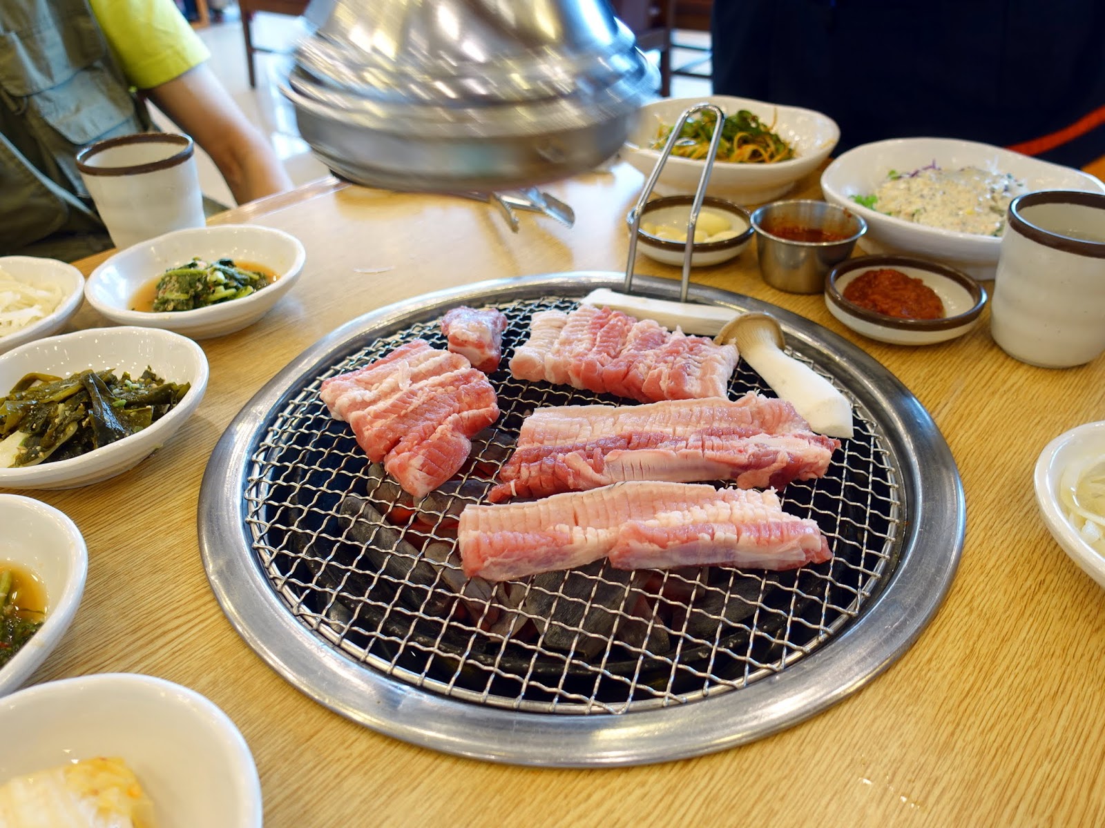 Neulbom Black Pork (Jeju, SOUTH KOREA) ★★☆☆☆ A traveling foodie's