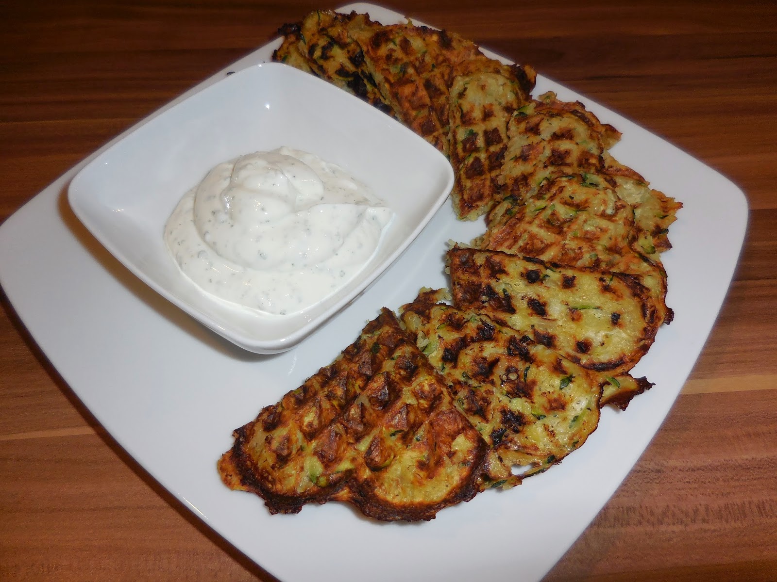 ww-maedels: Kartoffel-Zucchini-Waffeln mit Kräuterquark