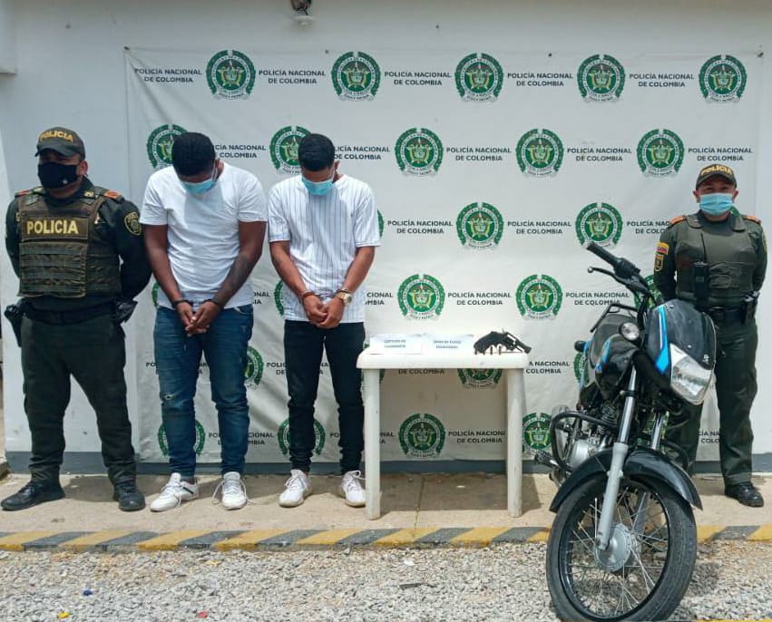 https://www.notasrosas.com/En Uribia: dos capturados con un revólver, cuando se movilizaban en motocicleta