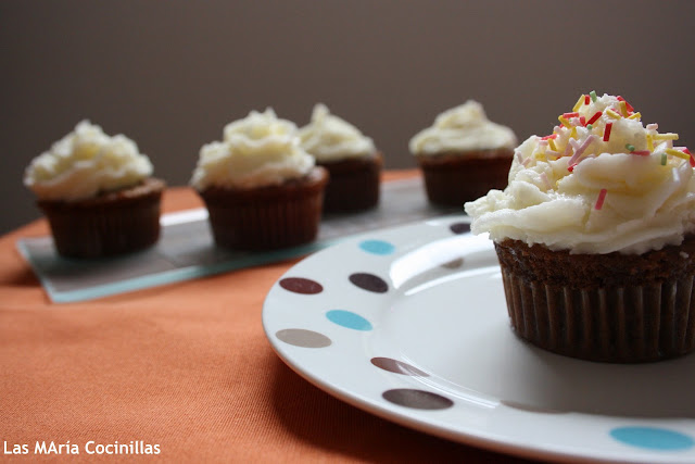  Cupcakes de Chocolate con frosting de Mascarpone 