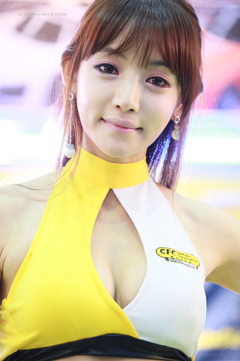 face celebrity pictures kim na hyun seoul auto salon 2012 face celebrity pictures kim na hyun seoul auto salon 2012