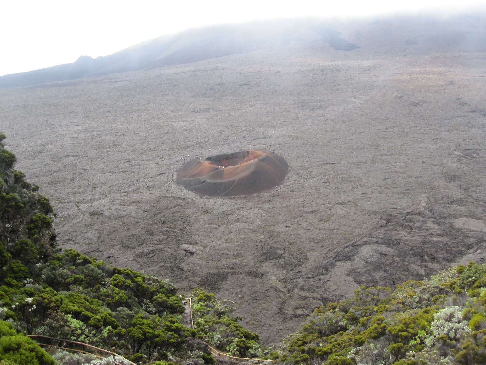 À la Réunion Wanderung zum Piton de la Fournaise
