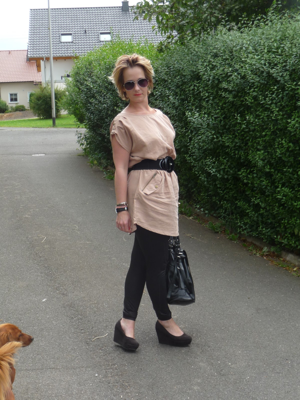 AnLe leather leggings and a wide belt