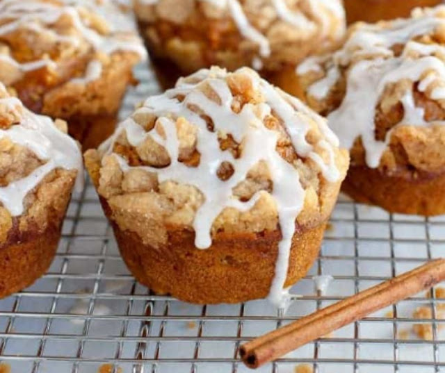 Pumpkin Crumb Muffins With Cinnamon Icing Pumpkin Crumb Muffins With Cinnamon Icing
