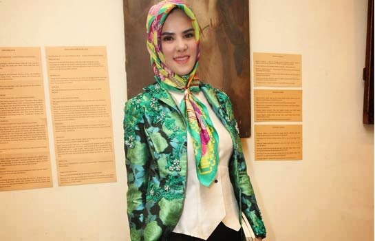 Foto Jilboobs Jilbab Seksi Angel Lelga Model Indonesia Cafe Susu