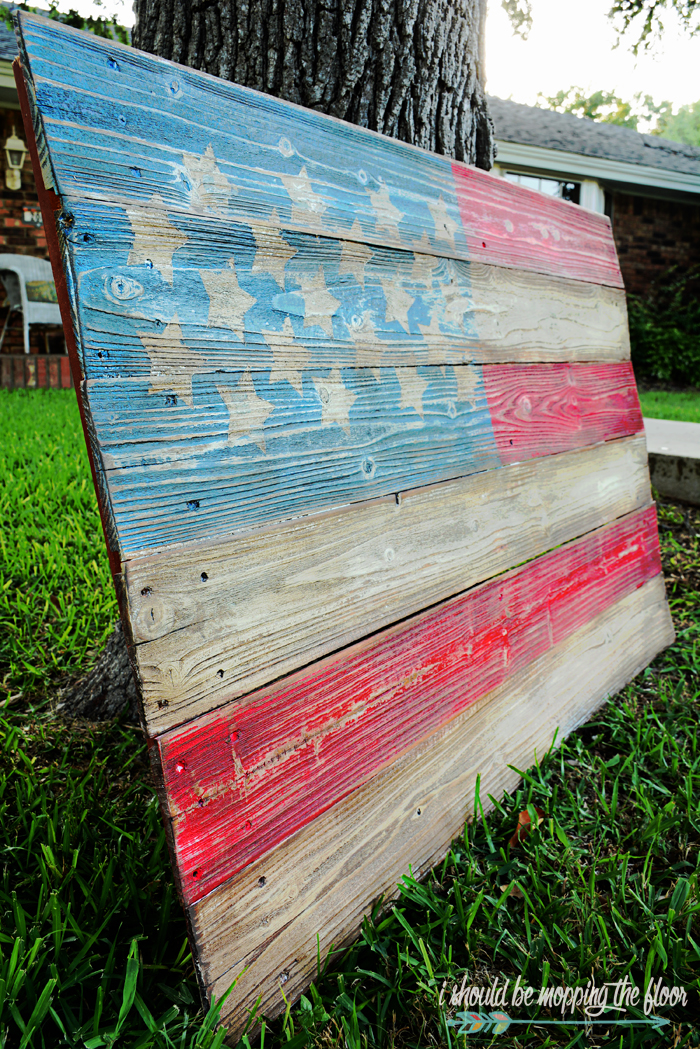 Recycled Wood American Flag | Build this flag in a couple of hours with a fun weathered paint treatment!